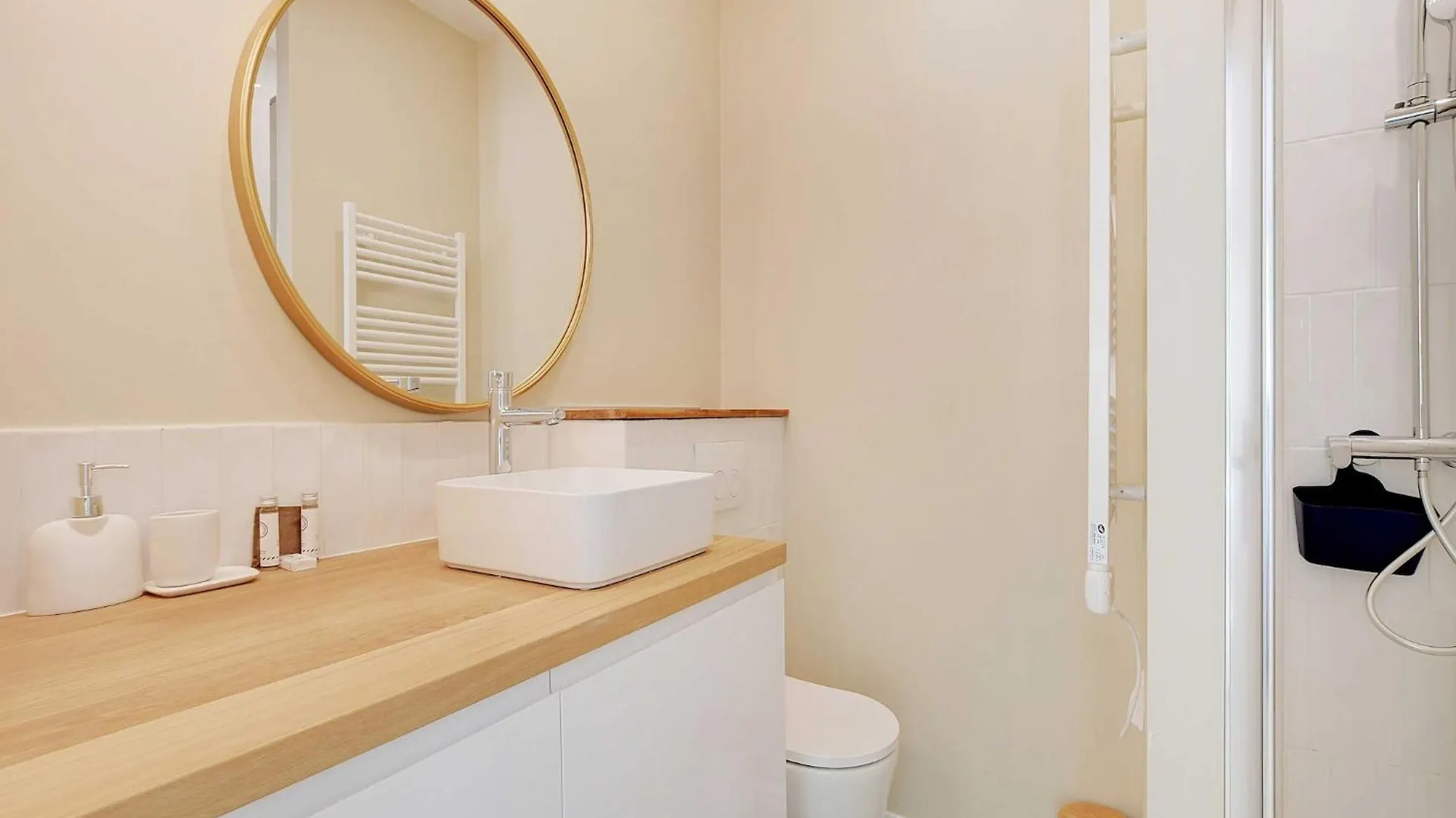 Apartment Quiet Studio - Victor Hugo Dauphine - Mobility Lease Paris